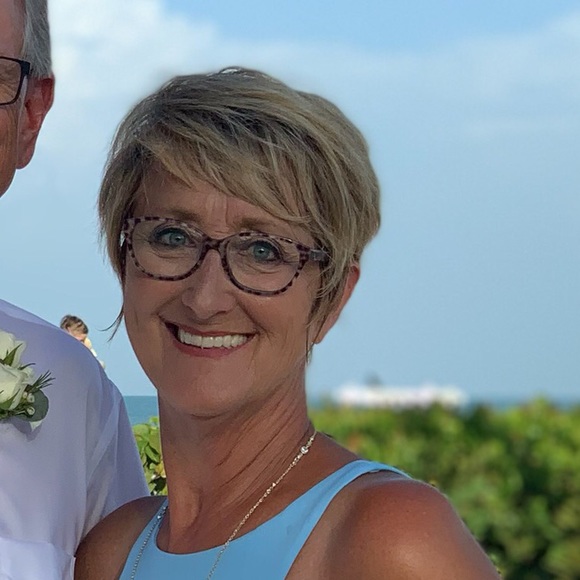 Meet your Posher, Marlene - Picture 1 of 1